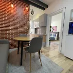 Apart Otel Myslym Shyri's 3*