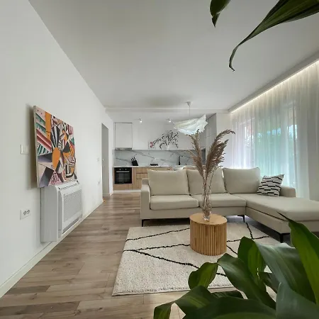 Myslym Shyri's アパートホテル