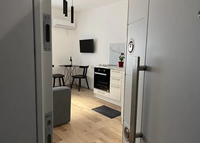 Myslym Shyri's 3* 地拉那